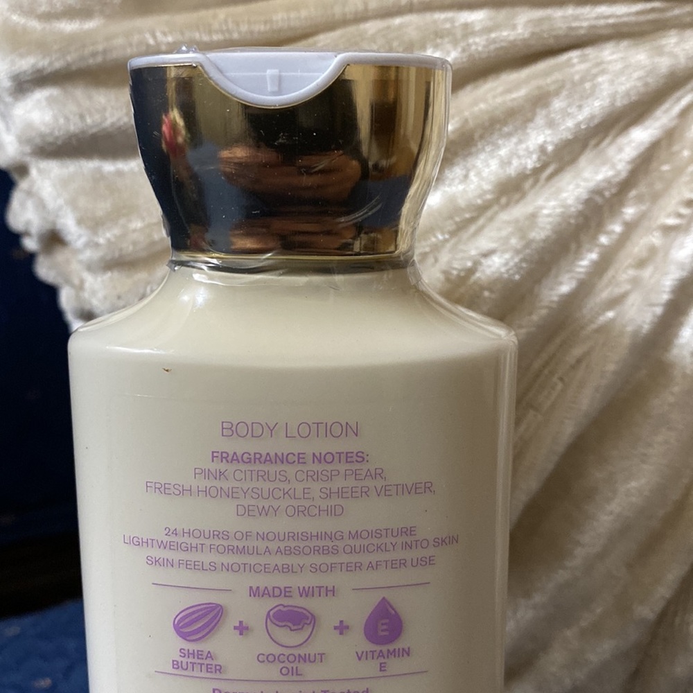 BATH & BODY WORKS SET. . . HAPPY VIBES SCENT - Picture 6 of 6